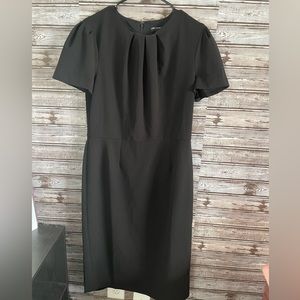 Maggy London short sleeve pleated shirt dress